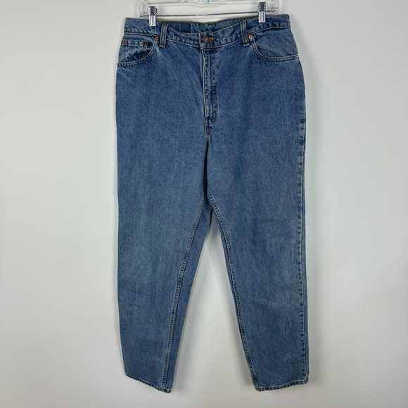 Levi's 550 Relaxed Fit Tapered Leg Medium Wash Denim Jeans 16 Long Tall - Picture 1 of 4